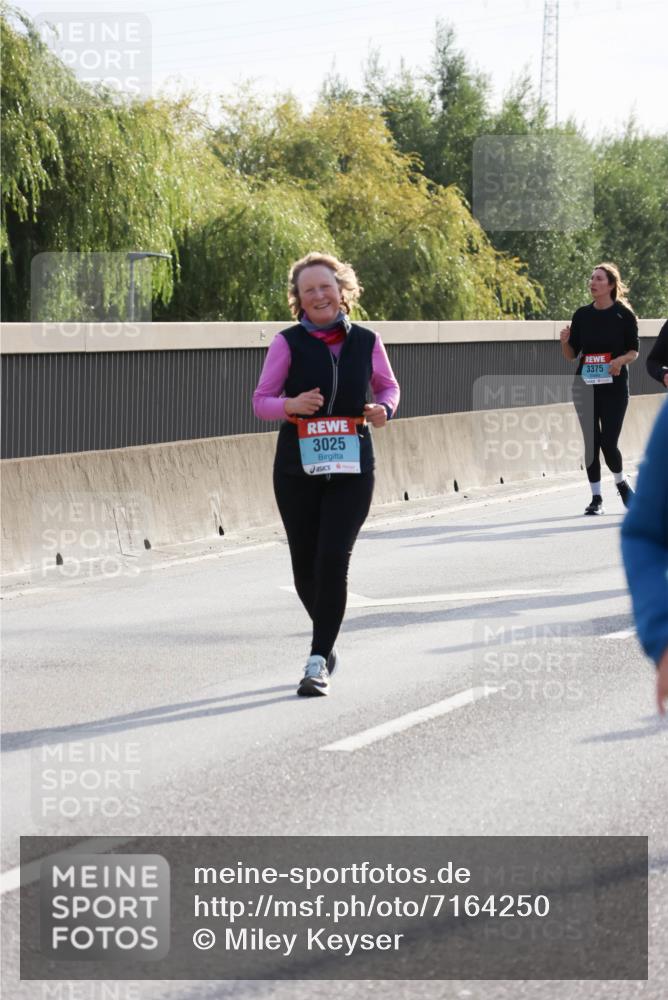 03.10.2024 - Köhlbrandbrückenlauf Miley Keyser http://msf.ph/oto/7164250 03.10.2024 09:25:32 Position 3 3025, 3375 meine-sportfotos.de