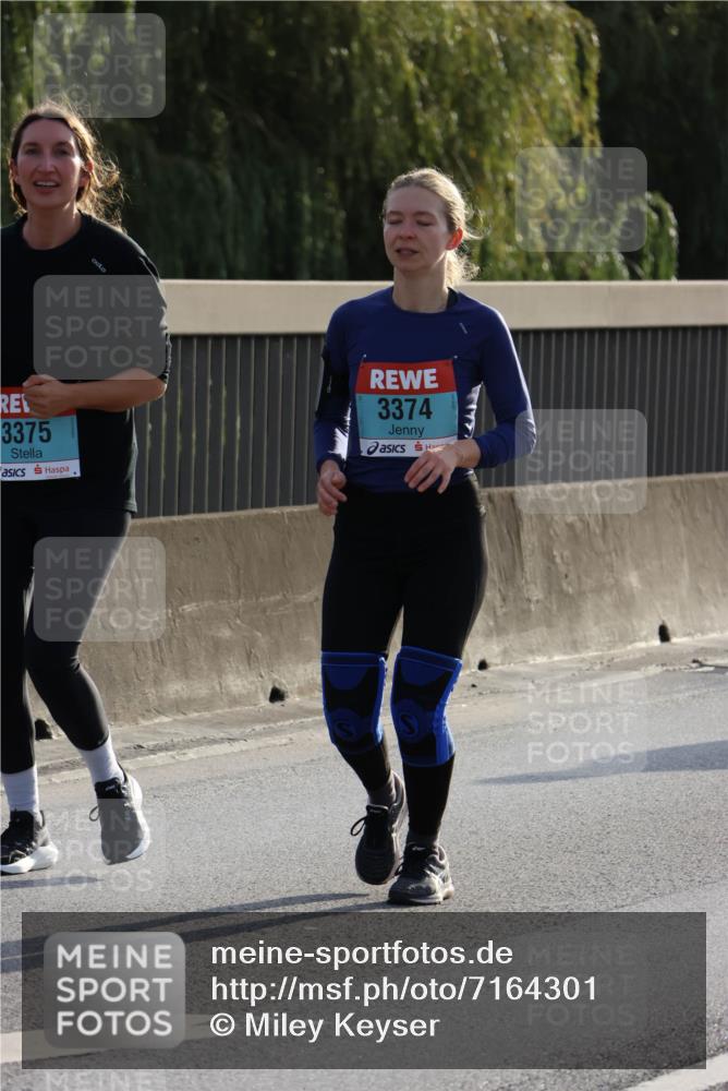 03.10.2024 - Köhlbrandbrückenlauf Miley Keyser http://msf.ph/oto/7164301 03.10.2024 09:25:43 Position 3 3375, 3374 meine-sportfotos.de