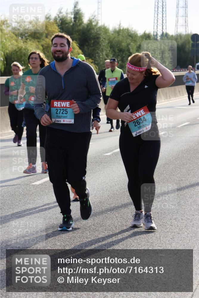 03.10.2024 - Köhlbrandbrückenlauf Miley Keyser http://msf.ph/oto/7164313 03.10.2024 09:25:48 Position 3 3243, 2960, 2725, 2634 meine-sportfotos.de