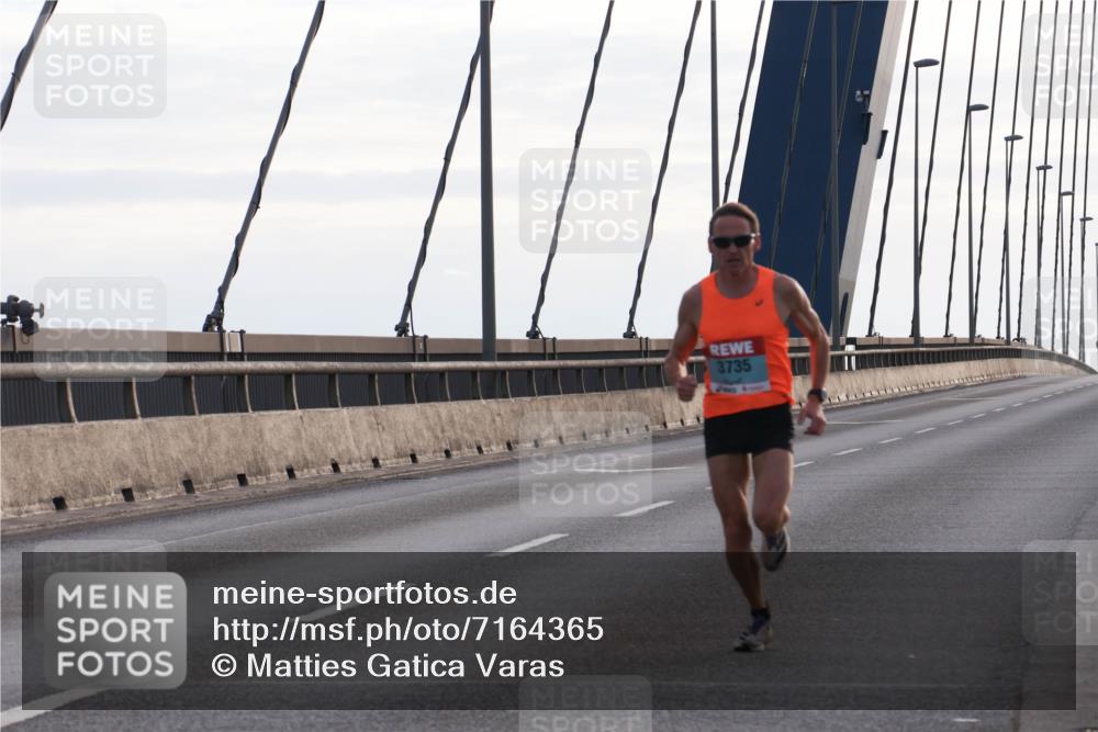 03.10.2024 - Köhlbrandbrückenlauf Matties Gatica Varas http://msf.ph/oto/7164365 03.10.2024 09:15:42 Position 2 3735 meine-sportfotos.de