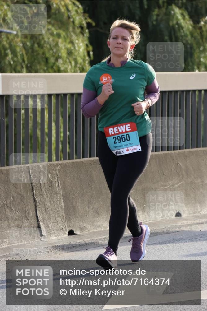 03.10.2024 - Köhlbrandbrückenlauf Miley Keyser http://msf.ph/oto/7164374 03.10.2024 09:25:55 Position 3 2960 meine-sportfotos.de