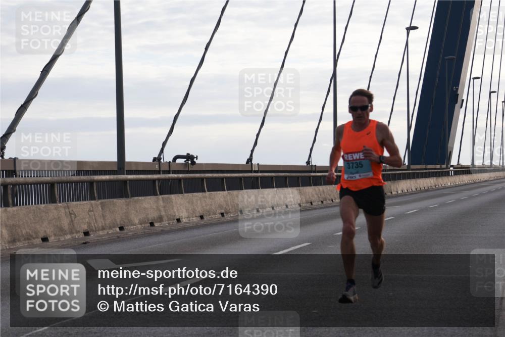 03.10.2024 - Köhlbrandbrückenlauf Matties Gatica Varas http://msf.ph/oto/7164390 03.10.2024 09:15:43 Position 2 3735 meine-sportfotos.de