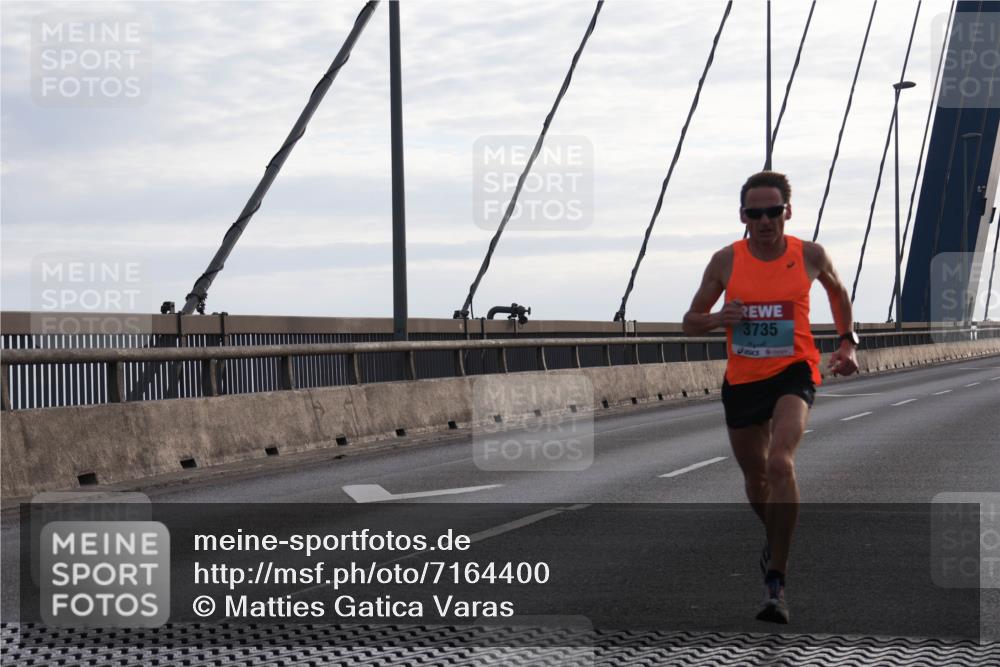 03.10.2024 - Köhlbrandbrückenlauf Matties Gatica Varas http://msf.ph/oto/7164400 03.10.2024 09:15:43 Position 2 3735 meine-sportfotos.de