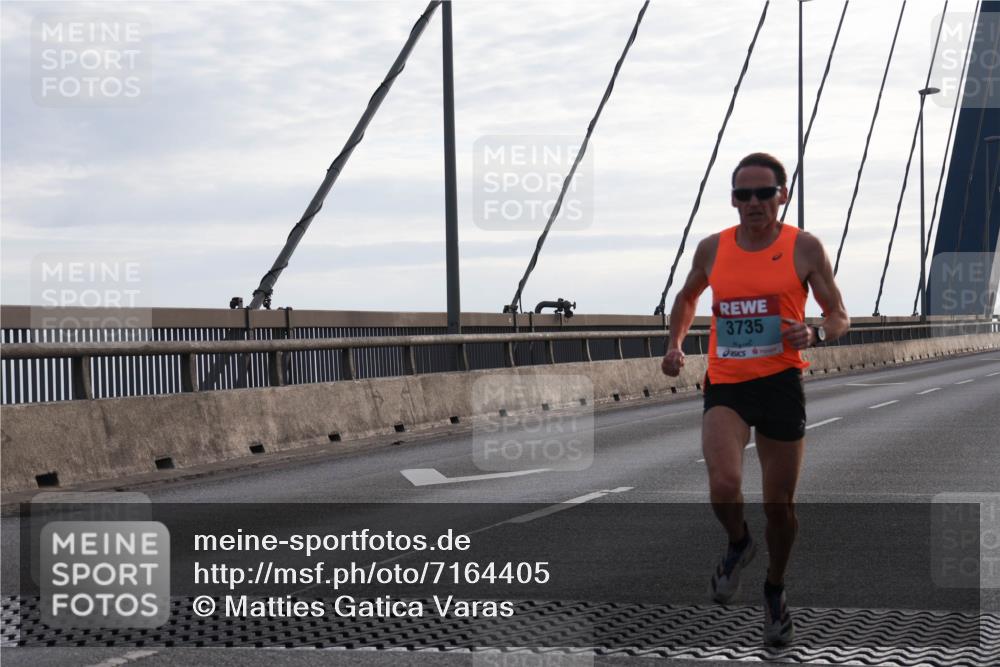 03.10.2024 - Köhlbrandbrückenlauf Matties Gatica Varas http://msf.ph/oto/7164405 03.10.2024 09:15:43 Position 2 3735 meine-sportfotos.de