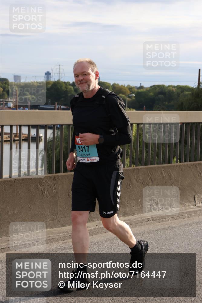 03.10.2024 - Köhlbrandbrückenlauf Miley Keyser http://msf.ph/oto/7164447 03.10.2024 09:26:05 Position 3 3417 meine-sportfotos.de