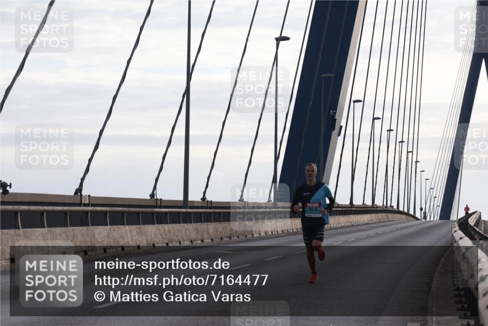 03.10.2024 - Köhlbrandbrückenlauf Matties Gatica Varas http://msf.ph/oto/7164477 03.10.2024 09:16:36 Position 2 1010 meine-sportfotos.de