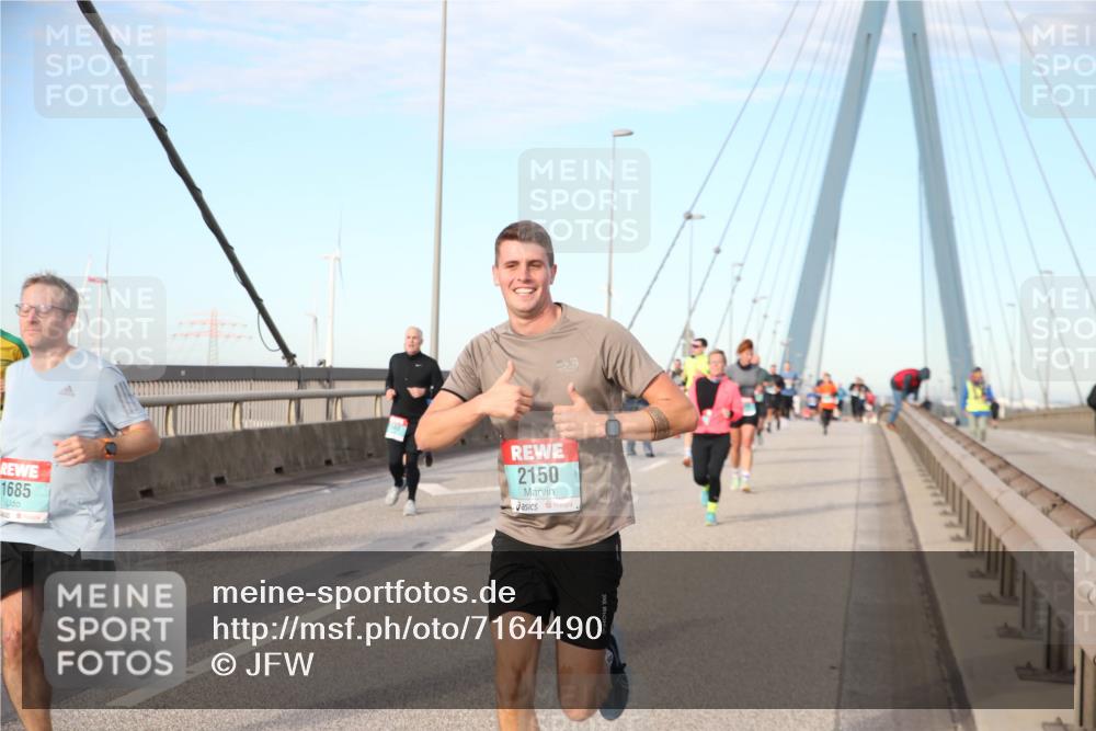 03.10.2024 - Köhlbrandbrückenlauf Jannik Wohlers http://msf.ph/oto/7164490 03.10.2024 09:41:40 Position 2 1685, 2150 meine-sportfotos.de