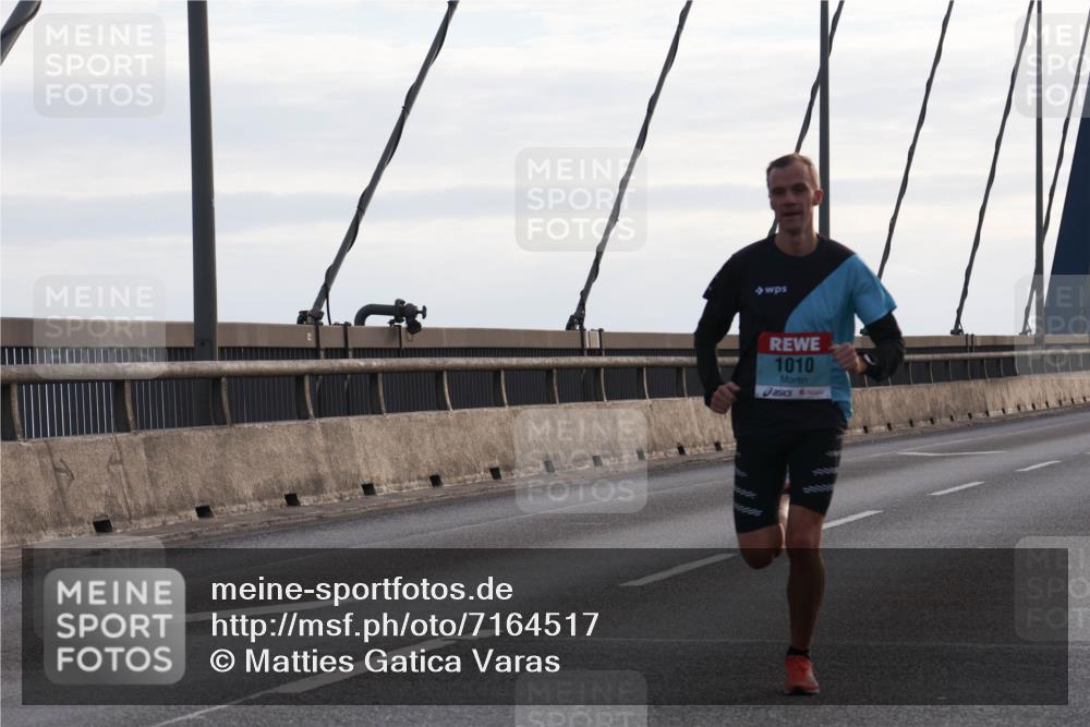 03.10.2024 - Köhlbrandbrückenlauf Matties Gatica Varas http://msf.ph/oto/7164517 03.10.2024 09:16:39 Position 2 1010 meine-sportfotos.de