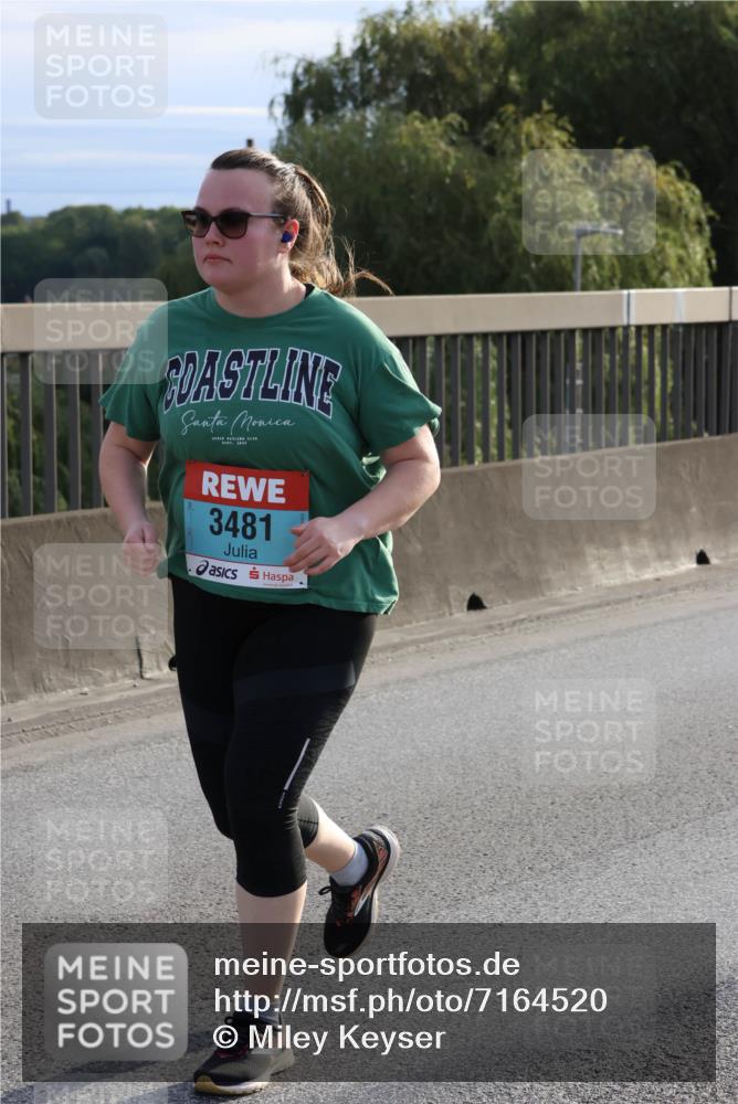 03.10.2024 - Köhlbrandbrückenlauf Miley Keyser http://msf.ph/oto/7164520 03.10.2024 09:26:23 Position 3 3481 meine-sportfotos.de