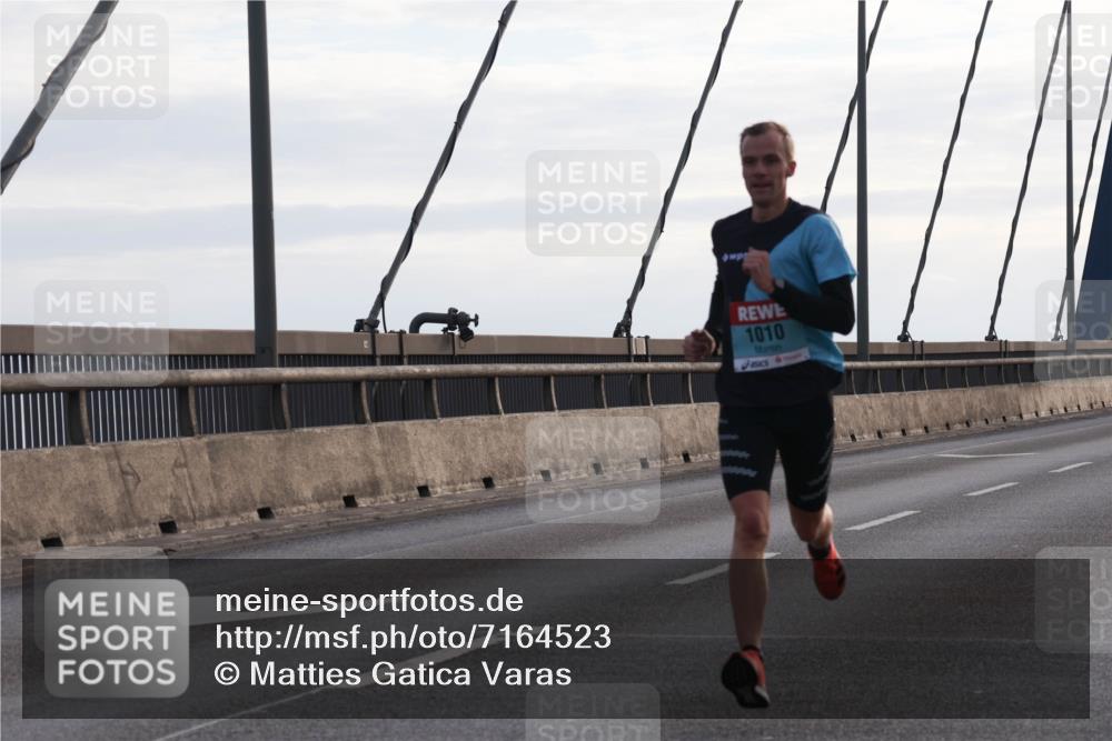 03.10.2024 - Köhlbrandbrückenlauf Matties Gatica Varas http://msf.ph/oto/7164523 03.10.2024 09:16:39 Position 2 1010 meine-sportfotos.de
