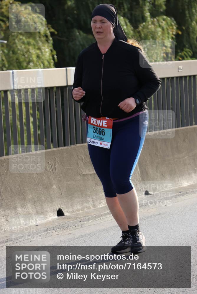 03.10.2024 - Köhlbrandbrückenlauf Miley Keyser http://msf.ph/oto/7164573 03.10.2024 09:26:38 Position 3 3566, 2 meine-sportfotos.de