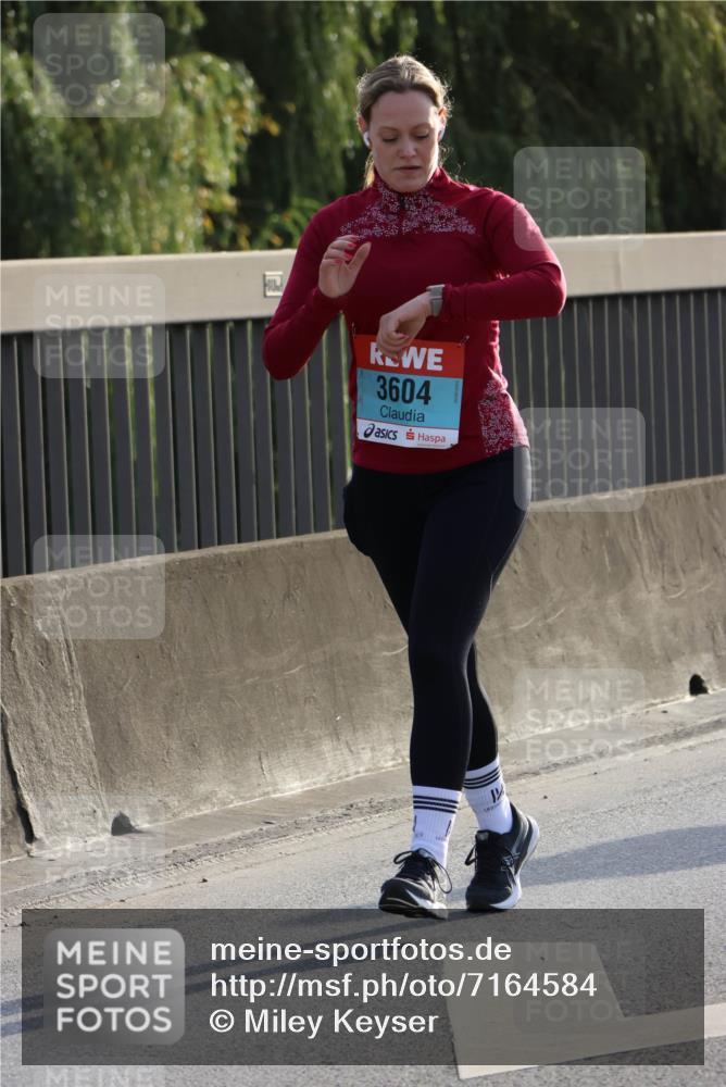 03.10.2024 - Köhlbrandbrückenlauf Miley Keyser http://msf.ph/oto/7164584 03.10.2024 09:26:43 Position 3 3604 meine-sportfotos.de