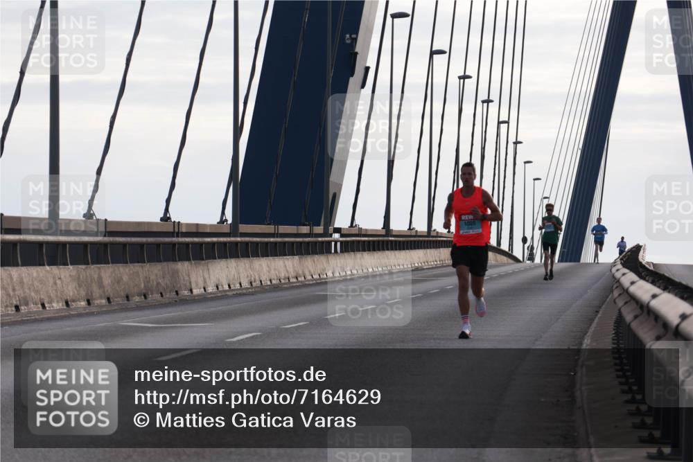 03.10.2024 - Köhlbrandbrückenlauf Matties Gatica Varas http://msf.ph/oto/7164629 03.10.2024 09:17:12 Position 2 1006 meine-sportfotos.de