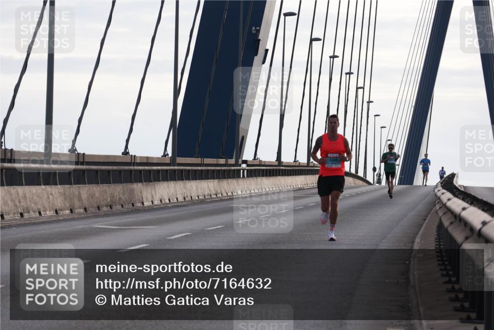 03.10.2024 - Köhlbrandbrückenlauf Matties Gatica Varas http://msf.ph/oto/7164632 03.10.2024 09:17:12 Position 2 1006 meine-sportfotos.de