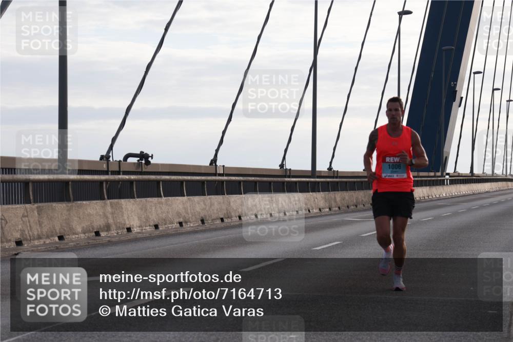 03.10.2024 - Köhlbrandbrückenlauf Matties Gatica Varas http://msf.ph/oto/7164713 03.10.2024 09:17:17 Position 2 1006 meine-sportfotos.de