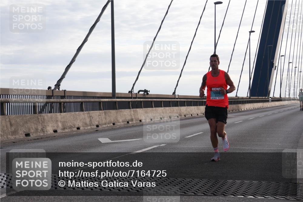 03.10.2024 - Köhlbrandbrückenlauf Matties Gatica Varas http://msf.ph/oto/7164725 03.10.2024 09:17:18 Position 2 1006 meine-sportfotos.de