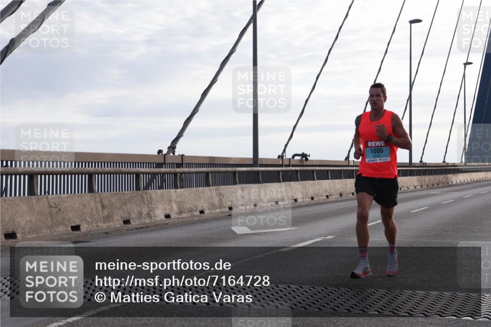 03.10.2024 - Köhlbrandbrückenlauf Matties Gatica Varas http://msf.ph/oto/7164728 03.10.2024 09:17:18 Position 2 1006 meine-sportfotos.de