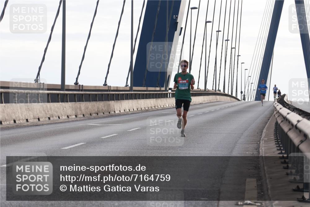 03.10.2024 - Köhlbrandbrückenlauf Matties Gatica Varas http://msf.ph/oto/7164759 03.10.2024 09:17:23 Position 2 1038 meine-sportfotos.de