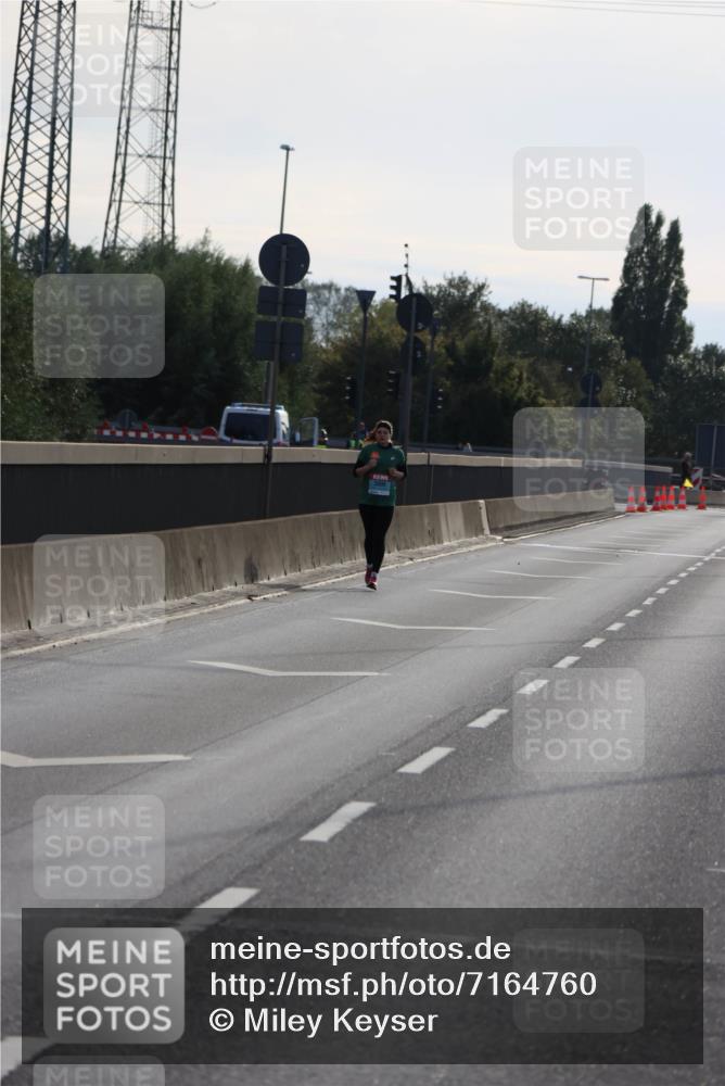 03.10.2024 - Köhlbrandbrückenlauf Miley Keyser http://msf.ph/oto/7164760 03.10.2024 09:28:26 Position 3  meine-sportfotos.de