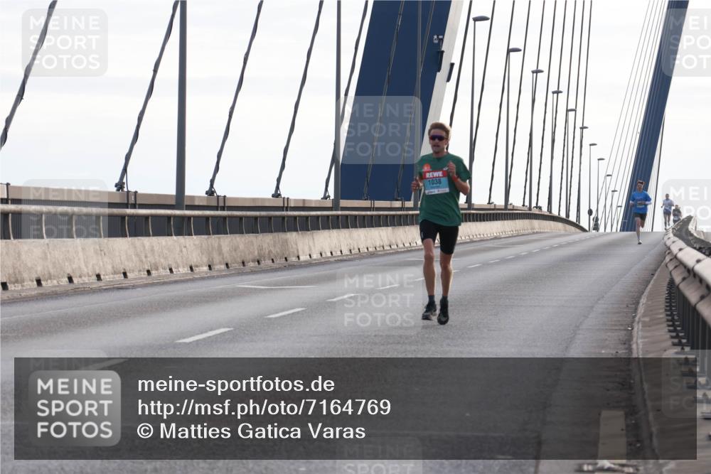03.10.2024 - Köhlbrandbrückenlauf Matties Gatica Varas http://msf.ph/oto/7164769 03.10.2024 09:17:24 Position 2 1038 meine-sportfotos.de
