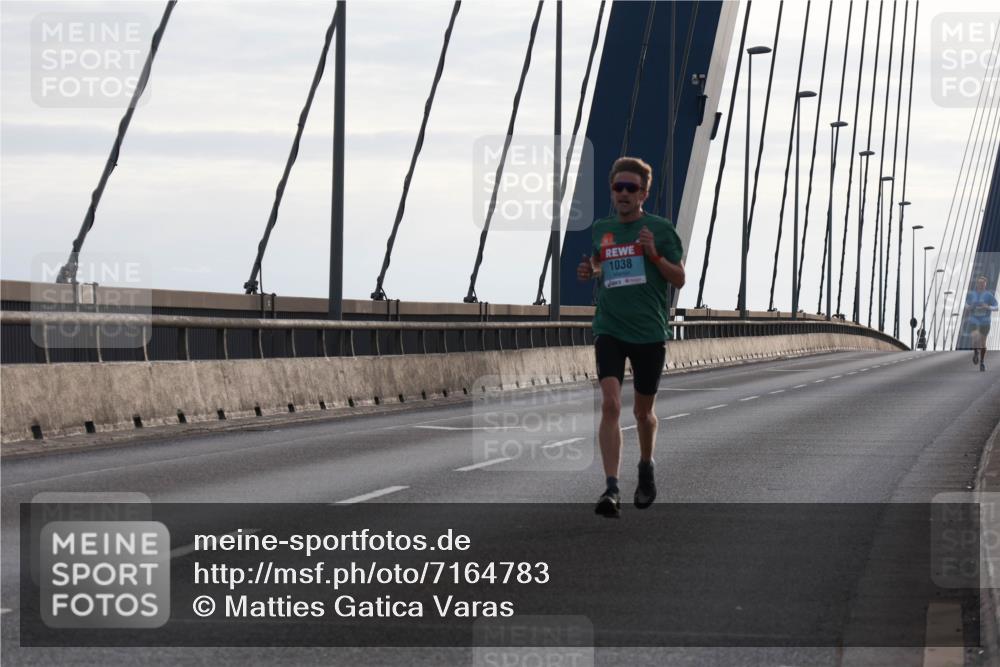 03.10.2024 - Köhlbrandbrückenlauf Matties Gatica Varas http://msf.ph/oto/7164783 03.10.2024 09:17:25 Position 2 1038 meine-sportfotos.de
