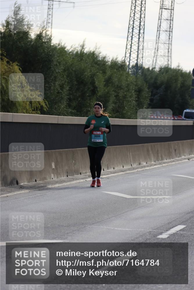 03.10.2024 - Köhlbrandbrückenlauf Miley Keyser http://msf.ph/oto/7164784 03.10.2024 09:28:42 Position 3 3006 meine-sportfotos.de