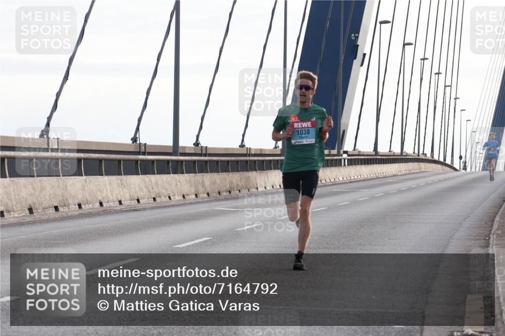 03.10.2024 - Köhlbrandbrückenlauf Matties Gatica Varas http://msf.ph/oto/7164792 03.10.2024 09:17:26 Position 2 1038 meine-sportfotos.de
