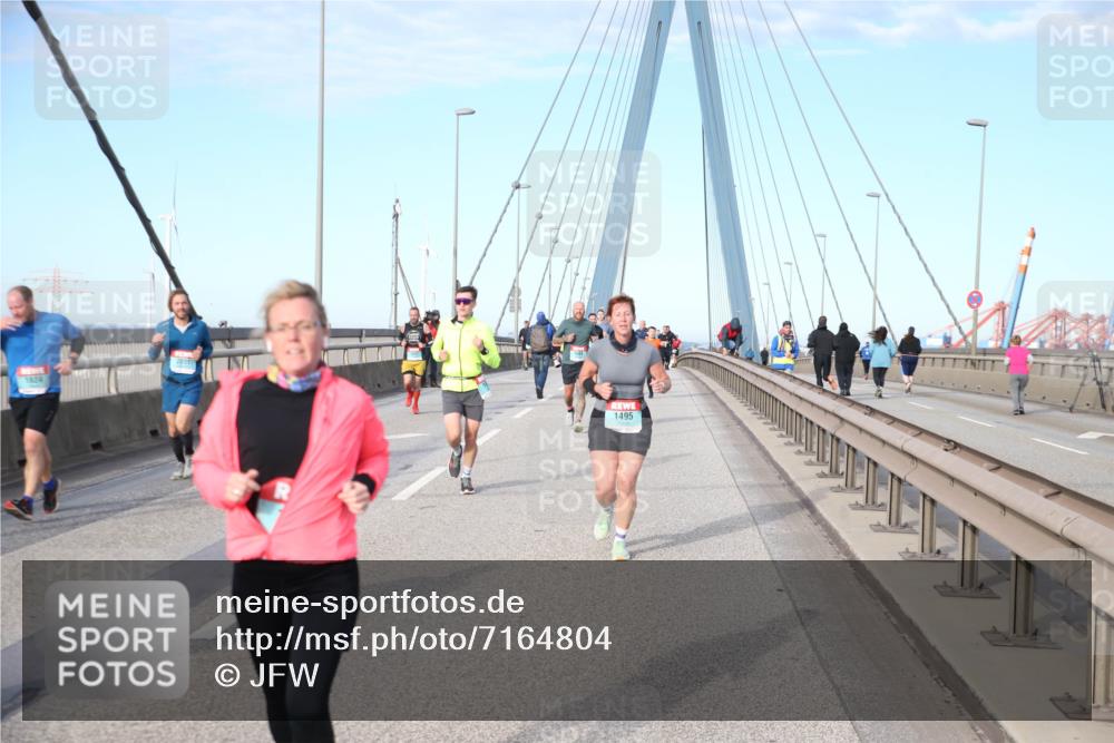 03.10.2024 - Köhlbrandbrückenlauf Jannik Wohlers http://msf.ph/oto/7164804 03.10.2024 09:41:44 Position 2 1495 meine-sportfotos.de