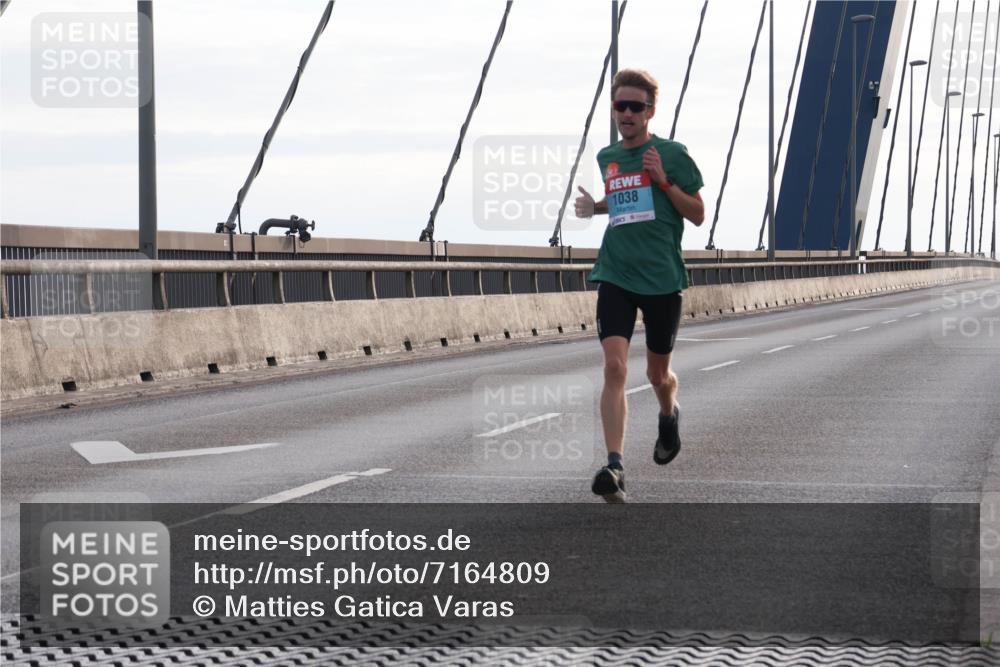 03.10.2024 - Köhlbrandbrückenlauf Matties Gatica Varas http://msf.ph/oto/7164809 03.10.2024 09:17:27 Position 2 1038 meine-sportfotos.de