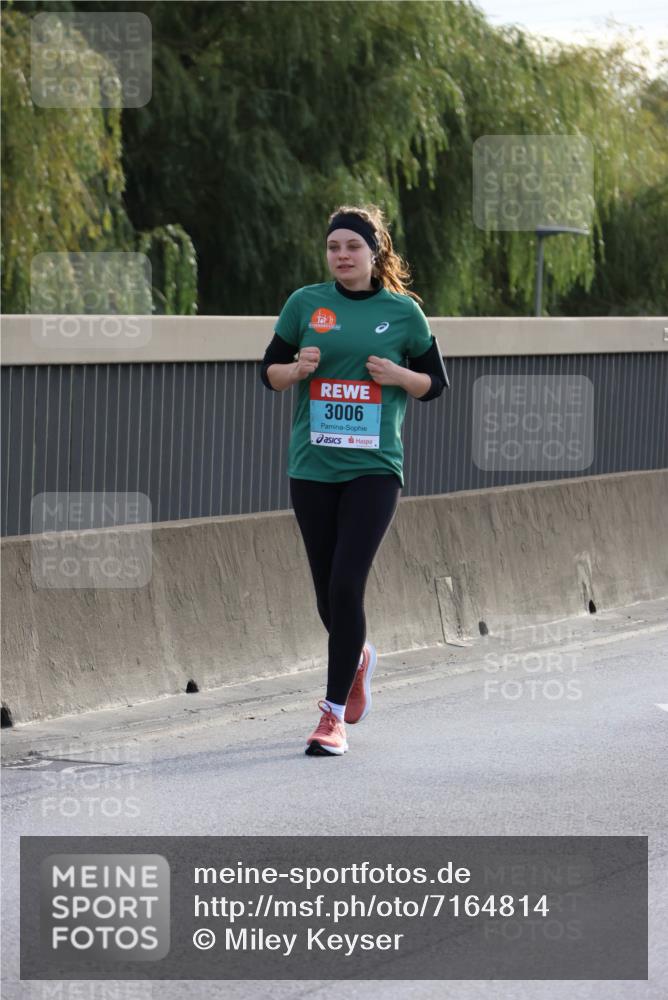 03.10.2024 - Köhlbrandbrückenlauf Miley Keyser http://msf.ph/oto/7164814 03.10.2024 09:28:50 Position 3 3006 meine-sportfotos.de