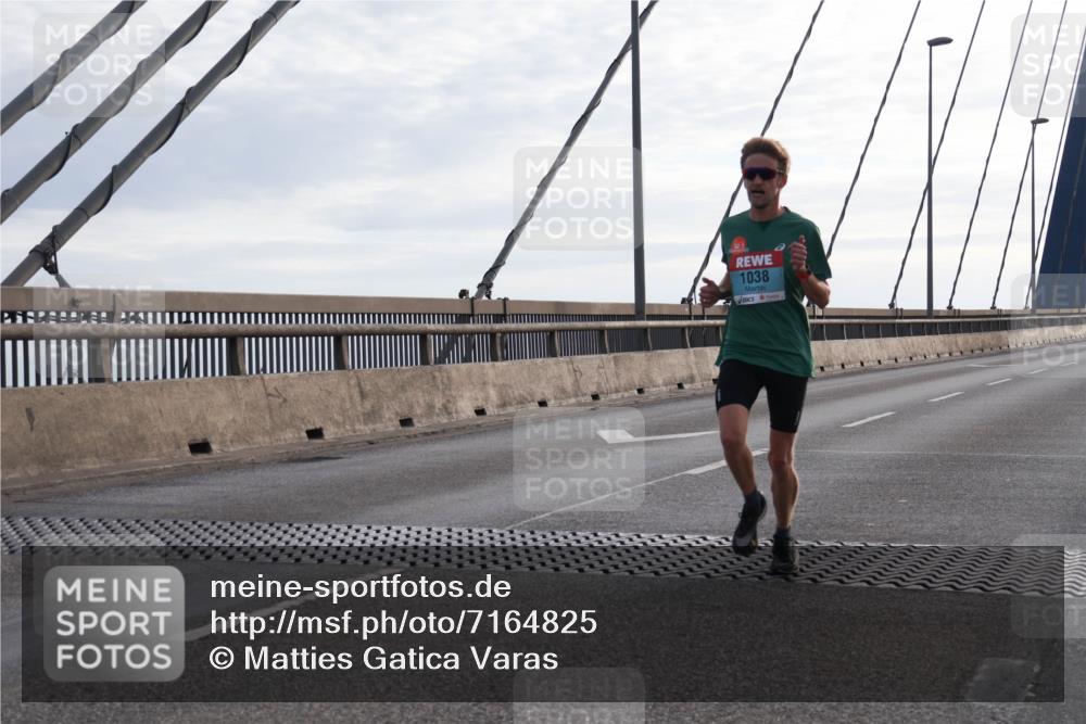 03.10.2024 - Köhlbrandbrückenlauf Matties Gatica Varas http://msf.ph/oto/7164825 03.10.2024 09:17:28 Position 2 1038 meine-sportfotos.de