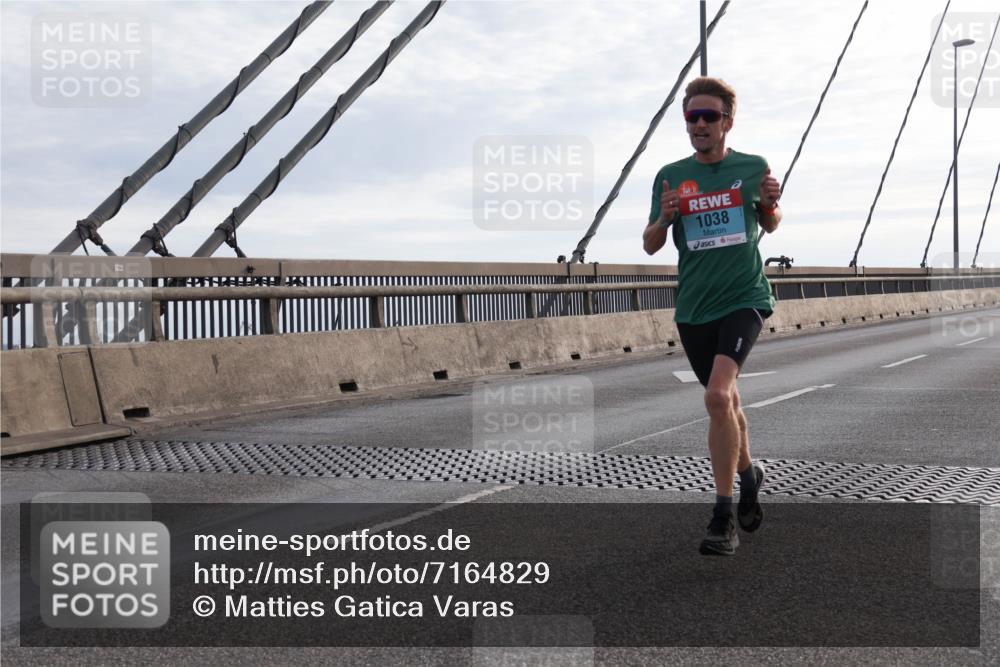 03.10.2024 - Köhlbrandbrückenlauf Matties Gatica Varas http://msf.ph/oto/7164829 03.10.2024 09:17:29 Position 2 1038 meine-sportfotos.de