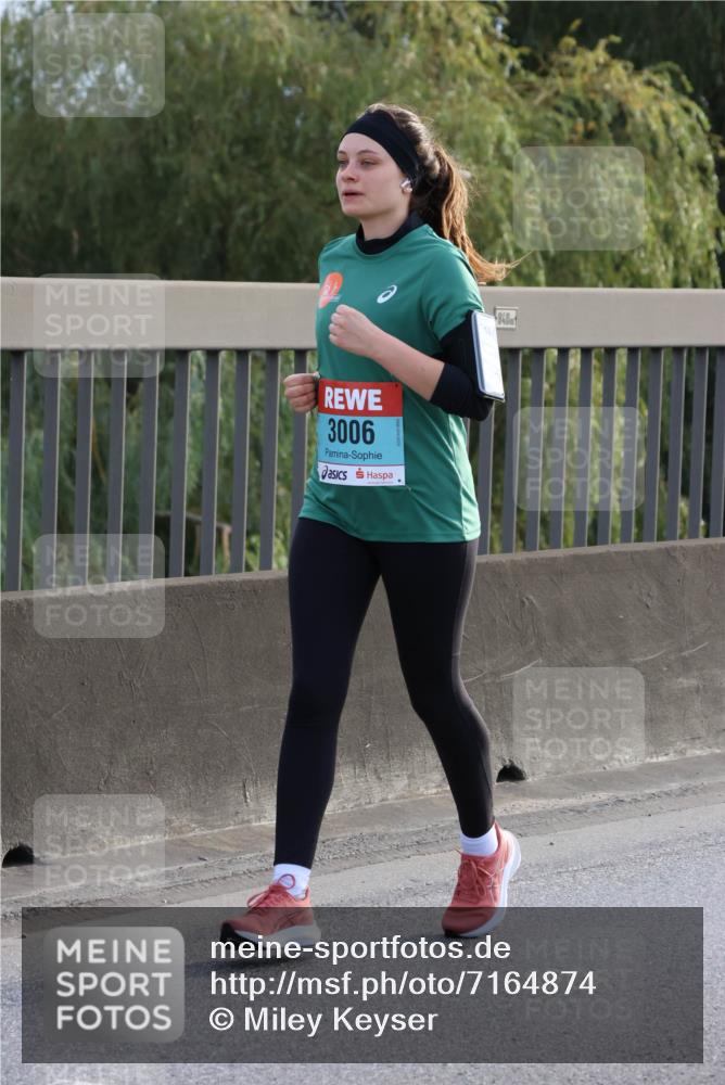 03.10.2024 - Köhlbrandbrückenlauf Miley Keyser http://msf.ph/oto/7164874 03.10.2024 09:28:55 Position 3 3006, 840 meine-sportfotos.de