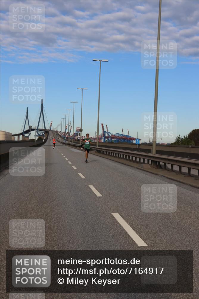 03.10.2024 - Köhlbrandbrückenlauf Miley Keyser http://msf.ph/oto/7164917 03.10.2024 09:33:40 Position 3  meine-sportfotos.de