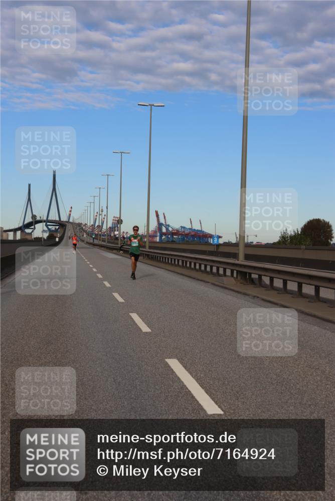 03.10.2024 - Köhlbrandbrückenlauf Miley Keyser http://msf.ph/oto/7164924 03.10.2024 09:33:41 Position 3  meine-sportfotos.de