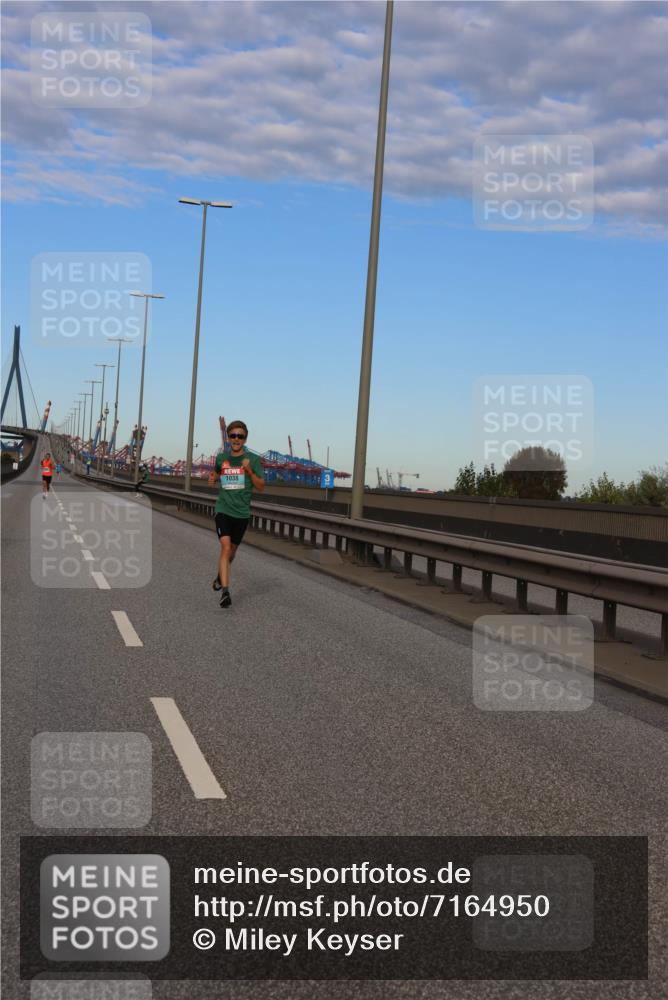 03.10.2024 - Köhlbrandbrückenlauf Miley Keyser http://msf.ph/oto/7164950 03.10.2024 09:33:43 Position 3 1038 meine-sportfotos.de