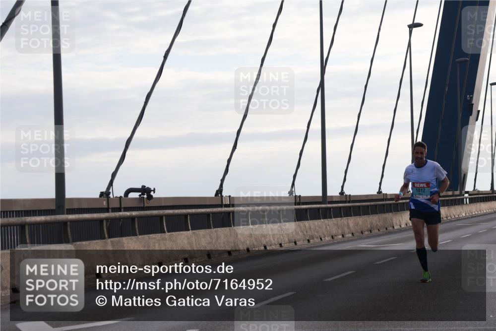 03.10.2024 - Köhlbrandbrückenlauf Matties Gatica Varas http://msf.ph/oto/7164952 03.10.2024 09:17:53 Position 2 1012 meine-sportfotos.de