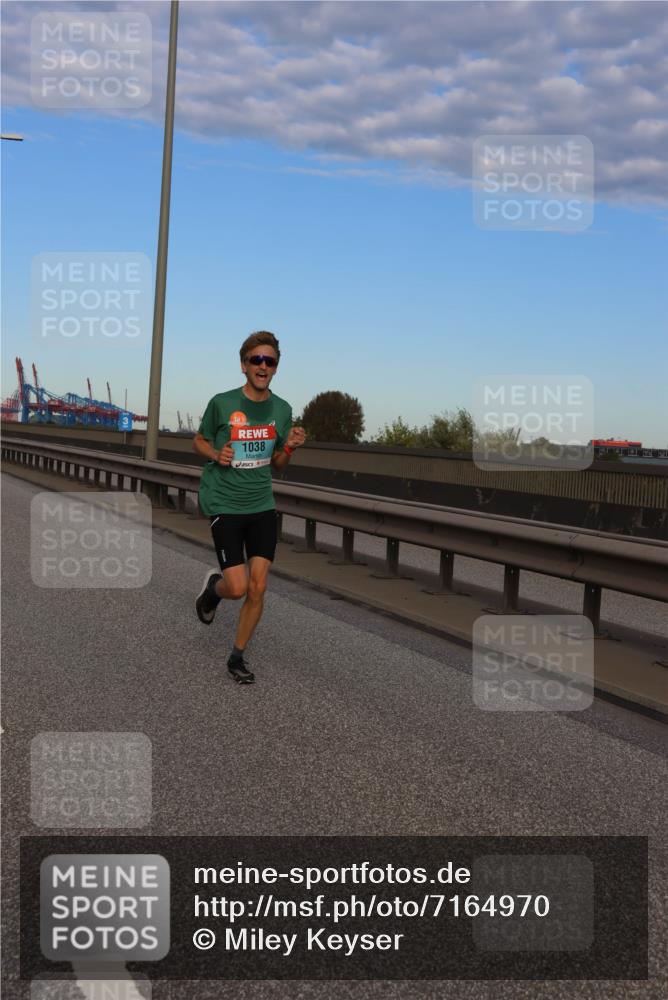 03.10.2024 - Köhlbrandbrückenlauf Miley Keyser http://msf.ph/oto/7164970 03.10.2024 09:33:45 Position 3 1038 meine-sportfotos.de