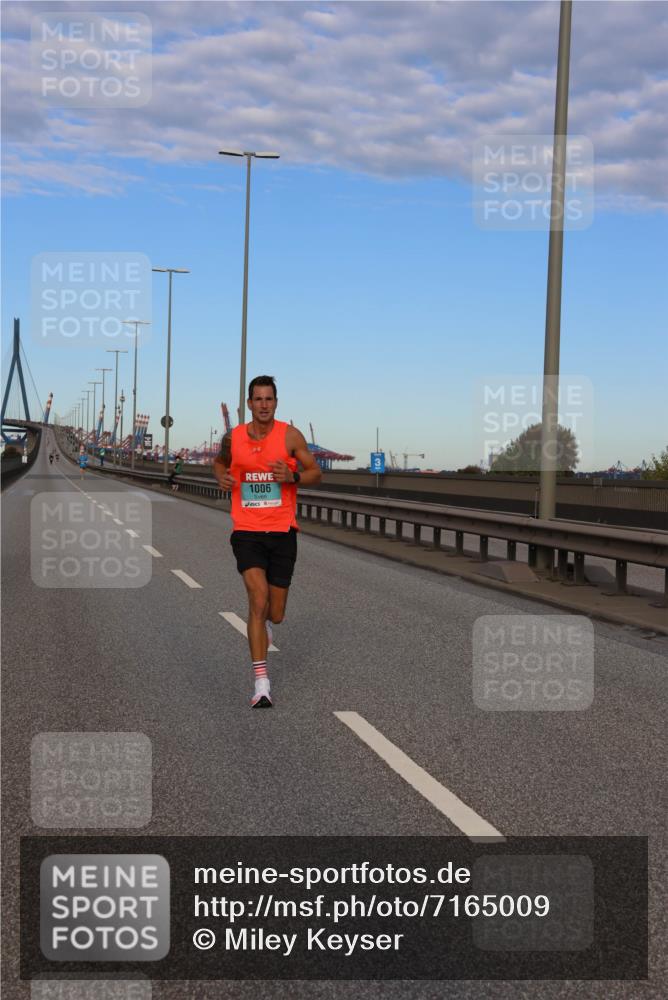 03.10.2024 - Köhlbrandbrückenlauf Miley Keyser http://msf.ph/oto/7165009 03.10.2024 09:33:55 Position 3 1006 meine-sportfotos.de
