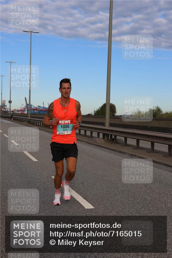 03.10.2024 - Köhlbrandbrückenlauf Miley Keyser http://msf.ph/oto/7165015 03.10.2024 09:33:55 Position 3 1006 meine-sportfotos.de
