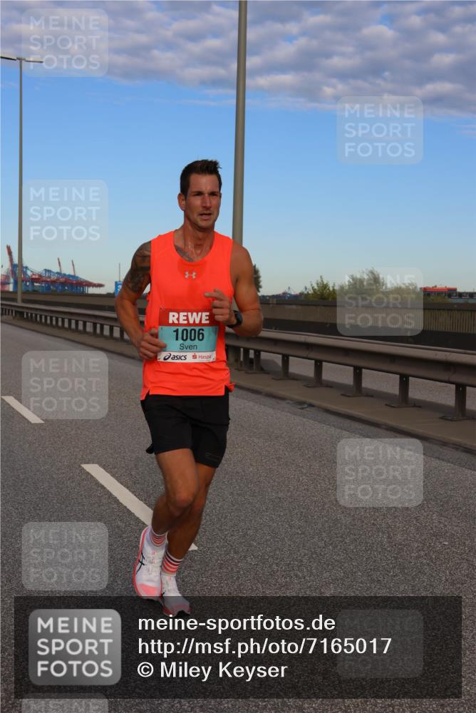 03.10.2024 - Köhlbrandbrückenlauf Miley Keyser http://msf.ph/oto/7165017 03.10.2024 09:33:56 Position 3 1006 meine-sportfotos.de