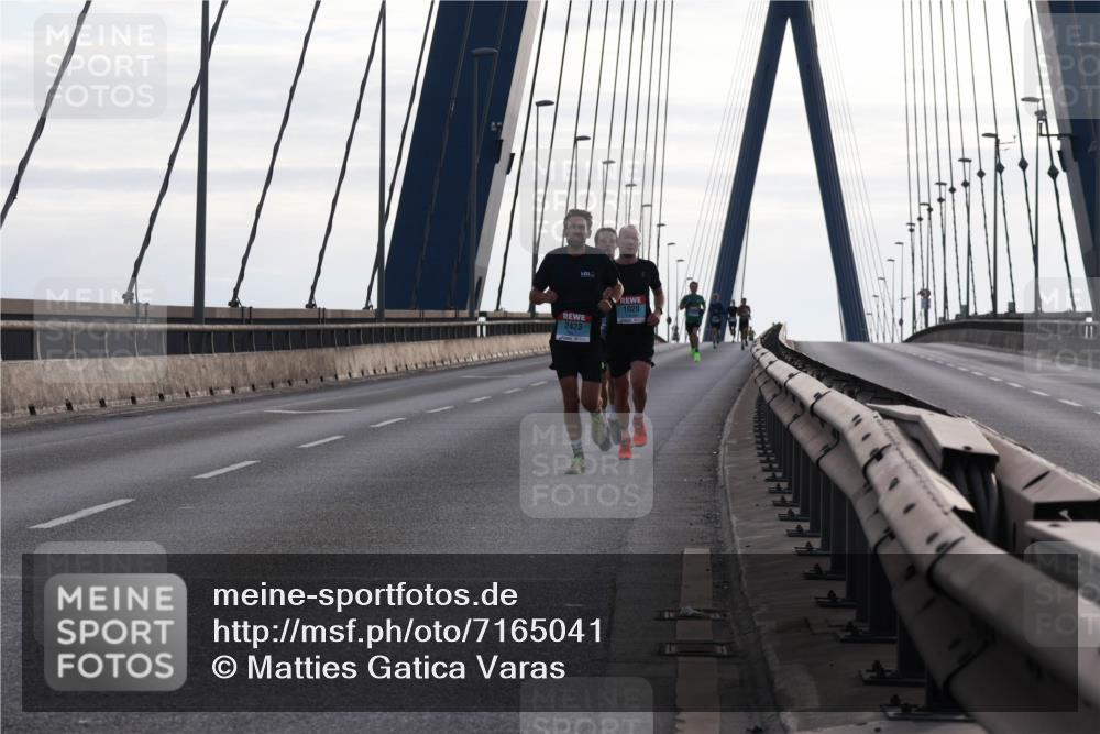 03.10.2024 - Köhlbrandbrückenlauf Matties Gatica Varas http://msf.ph/oto/7165041 03.10.2024 09:18:02 Position 2 2423, 1020 meine-sportfotos.de