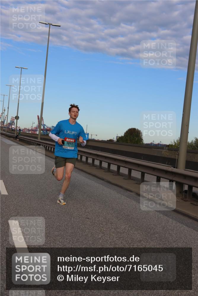 03.10.2024 - Köhlbrandbrückenlauf Miley Keyser http://msf.ph/oto/7165045 03.10.2024 09:34:16 Position 3 1011 meine-sportfotos.de