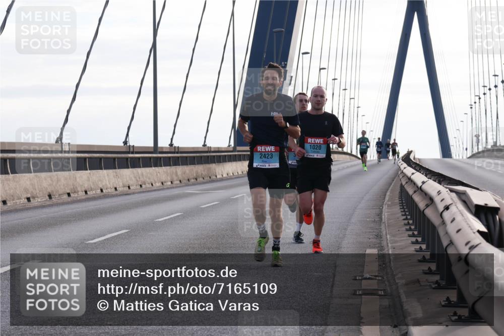 03.10.2024 - Köhlbrandbrückenlauf Matties Gatica Varas http://msf.ph/oto/7165109 03.10.2024 09:18:05 Position 2 2423, 1020 meine-sportfotos.de