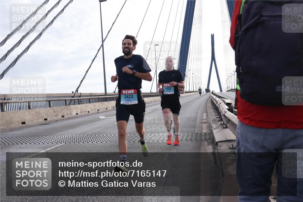 03.10.2024 - Köhlbrandbrückenlauf Matties Gatica Varas http://msf.ph/oto/7165147 03.10.2024 09:18:07 Position 2 2423, 1020 meine-sportfotos.de