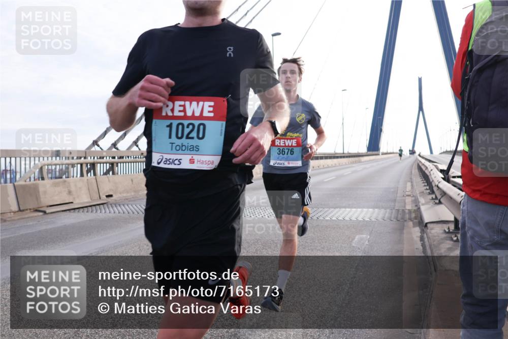 03.10.2024 - Köhlbrandbrückenlauf Matties Gatica Varas http://msf.ph/oto/7165173 03.10.2024 09:18:08 Position 2 1020, 3676 meine-sportfotos.de