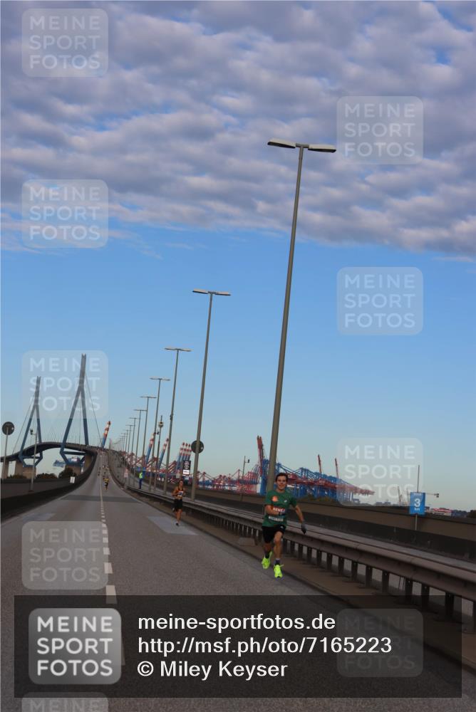 03.10.2024 - Köhlbrandbrückenlauf Miley Keyser http://msf.ph/oto/7165223 03.10.2024 09:35:28 Position 3  meine-sportfotos.de