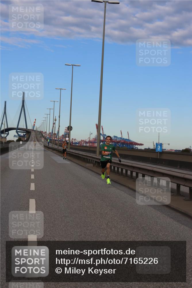 03.10.2024 - Köhlbrandbrückenlauf Miley Keyser http://msf.ph/oto/7165226 03.10.2024 09:35:28 Position 3  meine-sportfotos.de