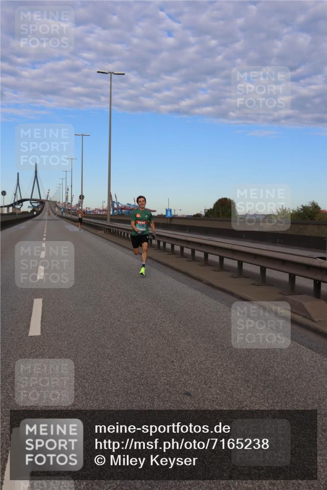 03.10.2024 - Köhlbrandbrückenlauf Miley Keyser http://msf.ph/oto/7165238 03.10.2024 09:35:29 Position 3 1330 meine-sportfotos.de