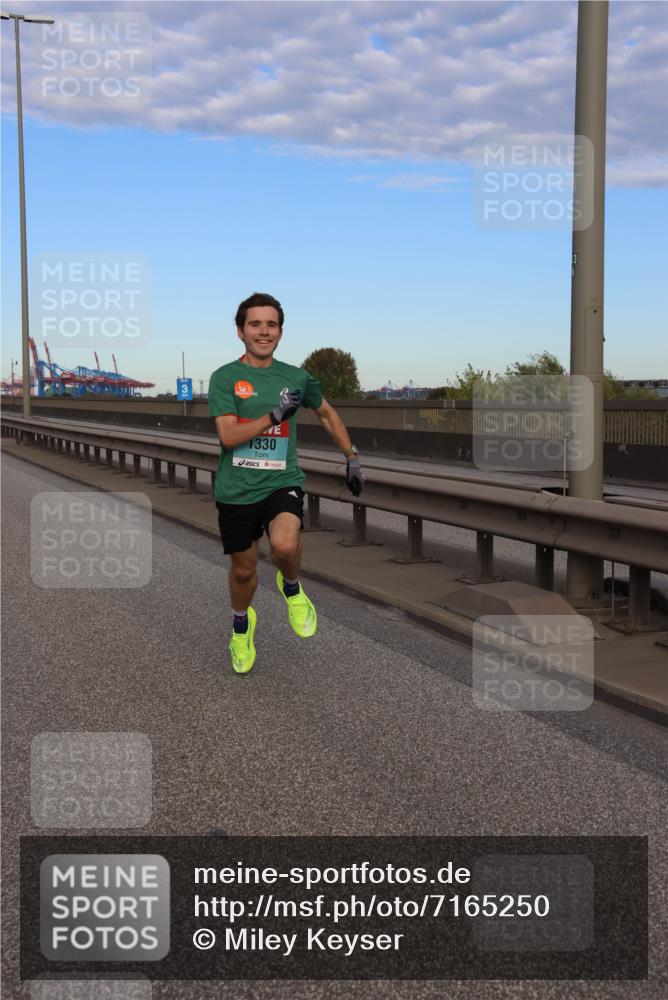 03.10.2024 - Köhlbrandbrückenlauf Miley Keyser http://msf.ph/oto/7165250 03.10.2024 09:35:30 Position 3 1330, 3 meine-sportfotos.de